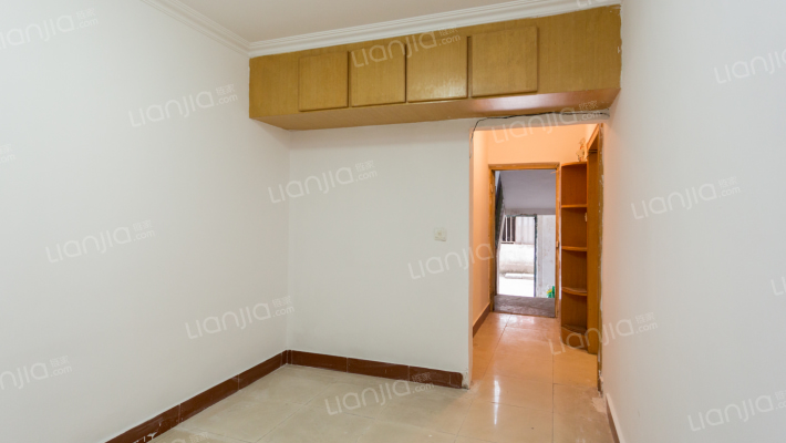 全南向两居带30平米小院小区管理安全带门禁