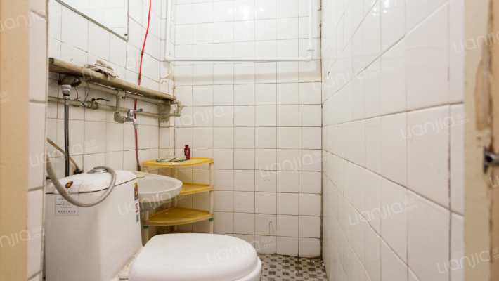 全南向两居带30平米小院小区管理安全带门禁