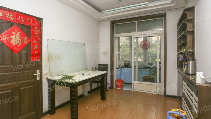 老式装修 多层房屋 拎包入住