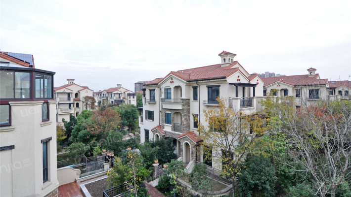 绿洲香格丽花园(别墅) 7室5厅 900万
