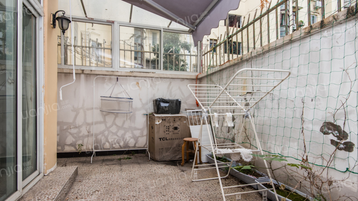 万科物业,房型正视野好,精装修,一楼带大天井