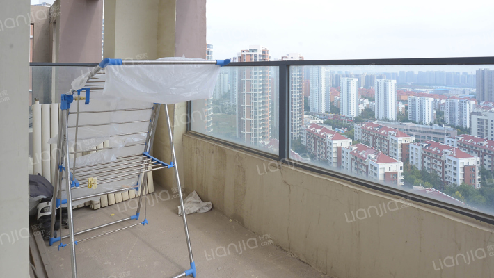 西门口是福莱山公园 南门对面农贸市场 小区公园式设计-阳台b