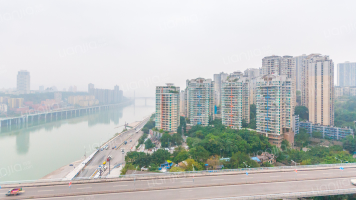 大石坝 东海岸跃层2房 可看江 使用面积大