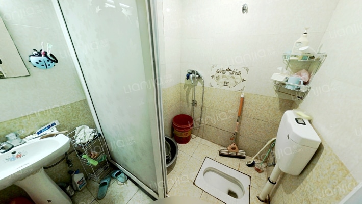 渝州宾馆旁带大露台住家两房出售 近轻轨龙湖天街
