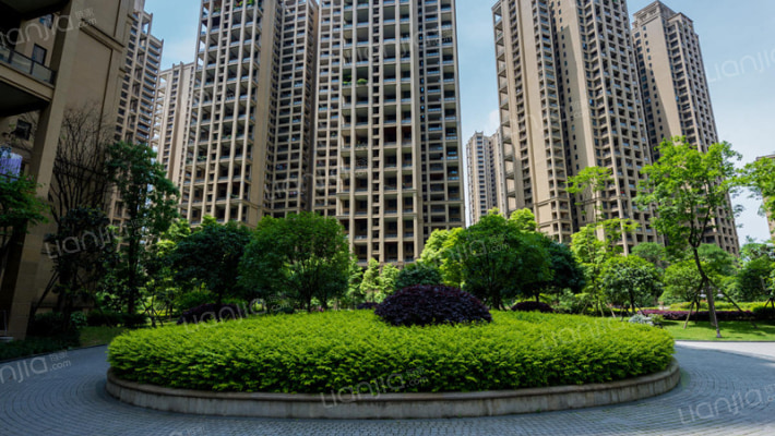 南湖国际社区 套三 带阳台带车位