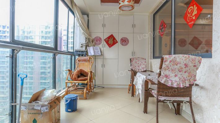 奥林春天 电梯入户 精装修 3房 诚心出售