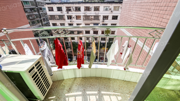 瑞东花园 加装电梯三房双卫 简单装修