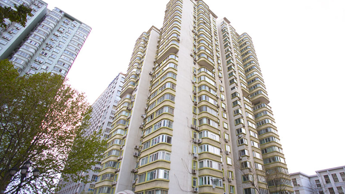 满庭芳园 东南向三居室 高楼层 户型方正