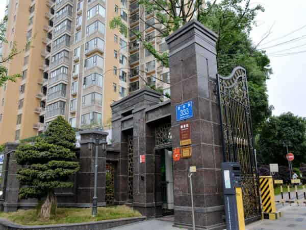 地铁旁临川师旁 带车位 户型大气方正 采光好 _成都川师德馨苑二手房