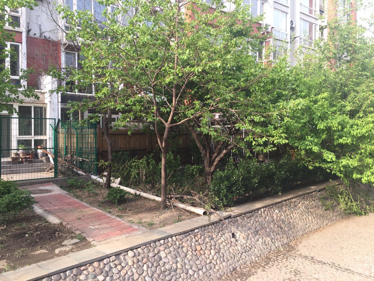 当代城市家园这个小区有带花园的房子吗?