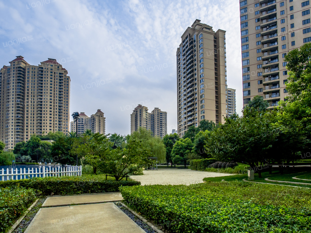 仁恒河滨花园