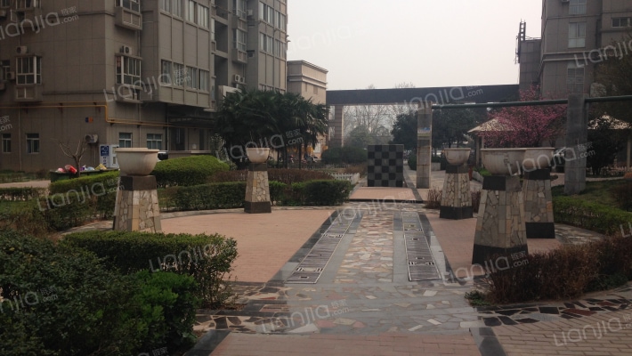 西安凤凰新城房价怎么样凤凰新城房源户型图小区车位交通地址详情分析