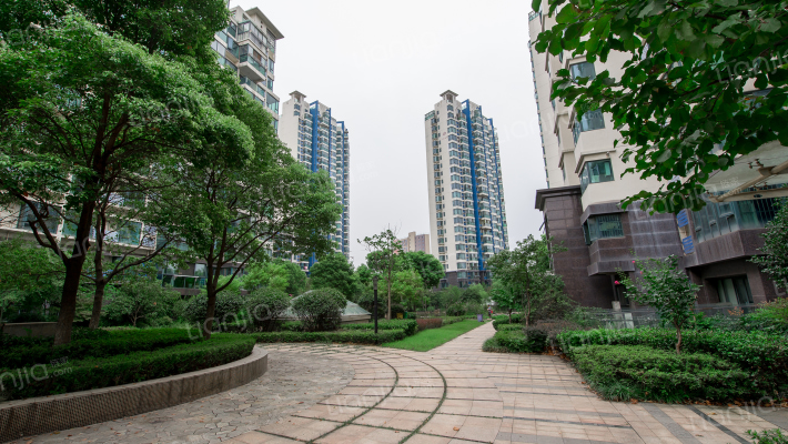 南京卢龙山庄房价怎么样卢龙山庄房源户型图小区车位交通地址详情分析