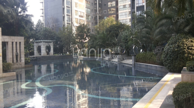 戛纳湾滨江