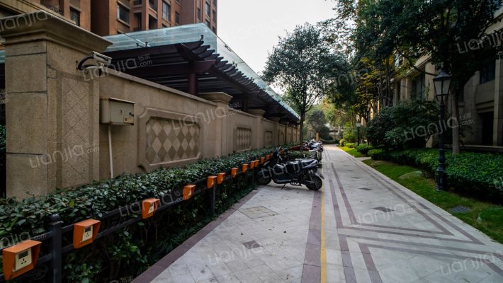 郑州正商铂钻房价怎么样正商铂钻房源户型图小区车位交通地址详情分析