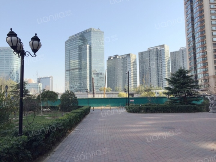 东区国际 东向一居室 精装修 满五年业主名下就一套房
