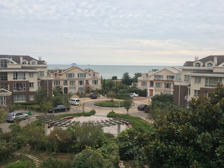 悦海豪庭 精装套四 海景好 位置好 诚意出售
