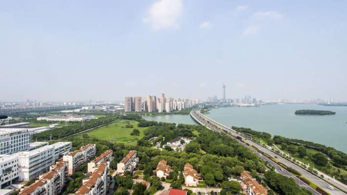 中天湖畔花园 4室2厅 1633万已下架