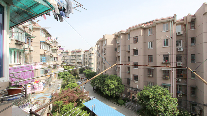 梅陇十一村 1室1厅 260万
