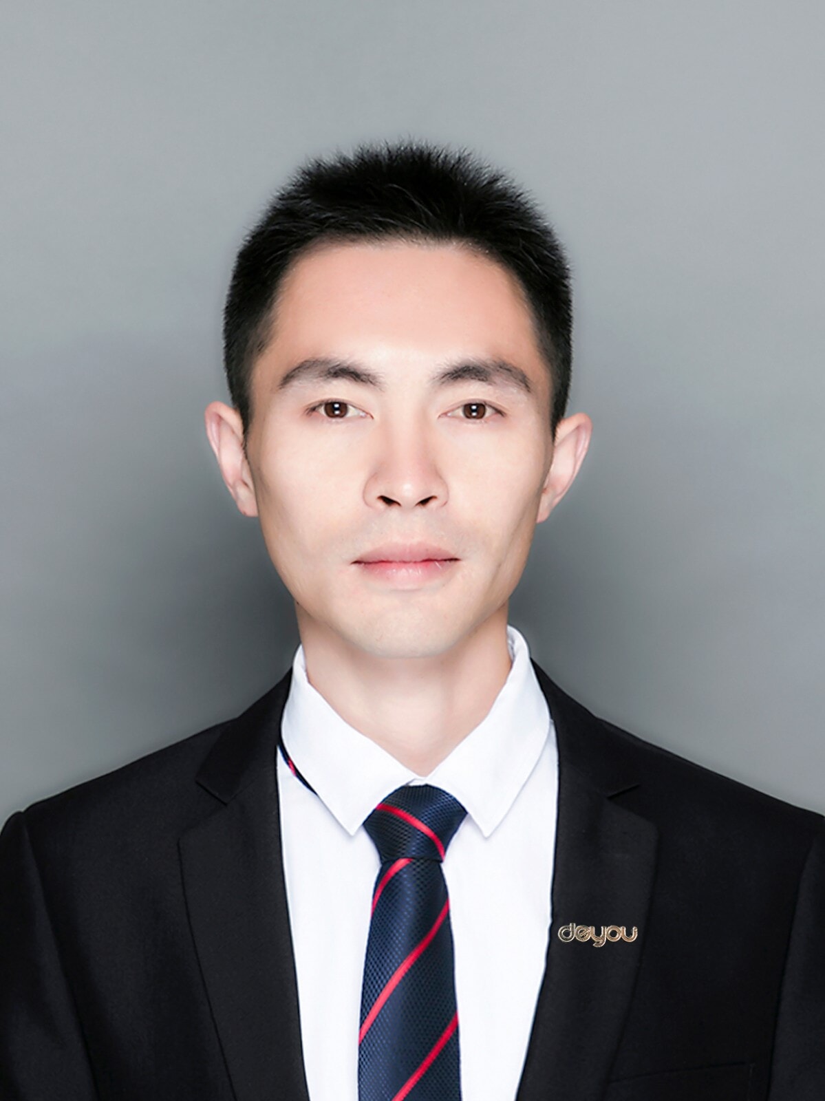 北京房产经纪人罗艺