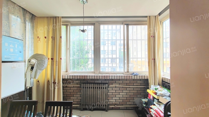 建设路173家属院  南北通透三居室 低楼层 购物方便-阳台B