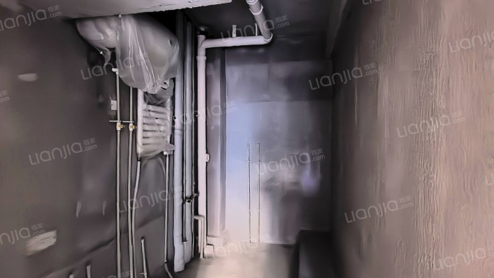 鸿坤理想尔湾 4室2厅 南 北-卫生间B