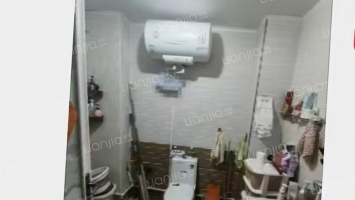 此房户型好，南北通透2居，采光充足，交通便利-卫生间