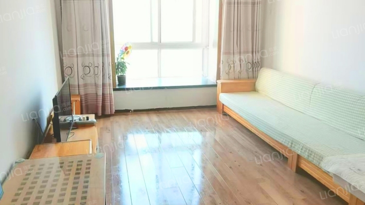 范阳路 二康联合四号院南北通透两居 采光没问题-客厅