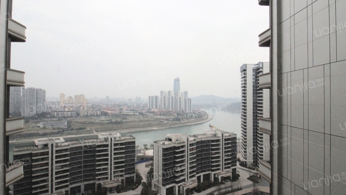 三江新区 卓越城江景大平层 标准大四房 大阳台-窗外景观
