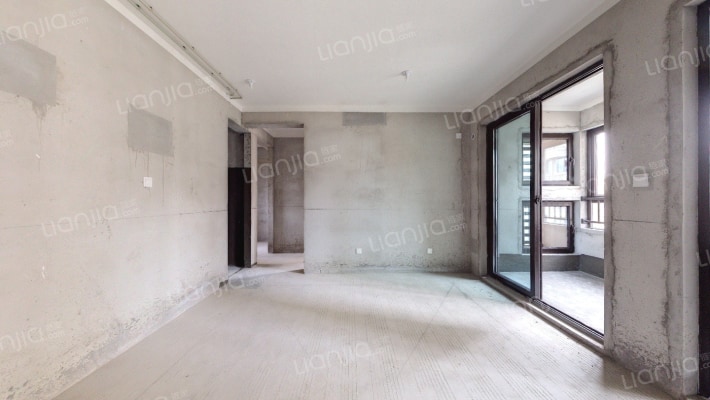 中梁世茂十里晴川二手房实景图