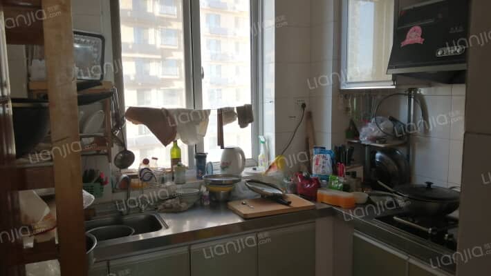 仙颐园顶层带阁楼，价格可谈，一个卧室不算面积-厨房A