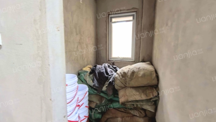 京都颐和城园区牛津小镇联排别墅区295大平米-卫生间B