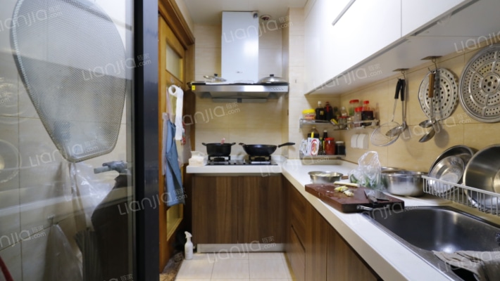 邦泰社区北区精装三房带车位  交通方便-厨房