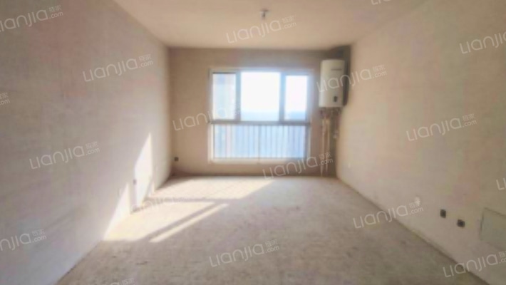 三利中和城二期   毛坯三居室   南北通透-客厅