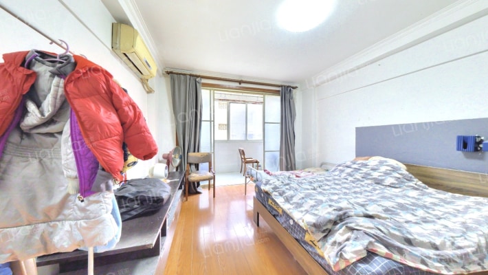 飞虹路1047弄二手房实景图