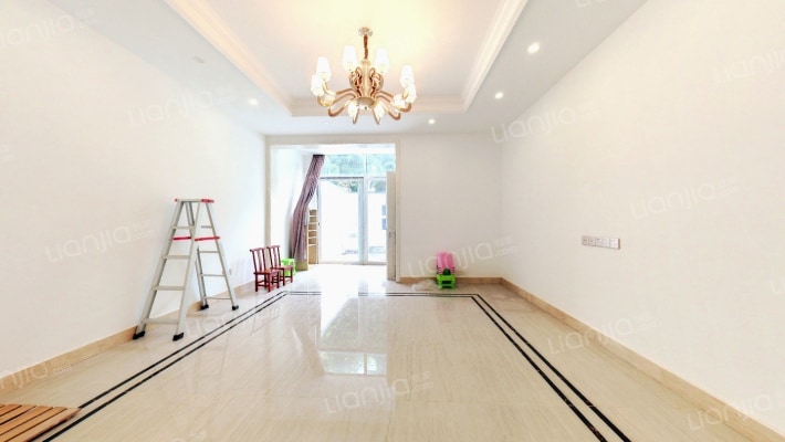 绿地21城E区二手房实景图