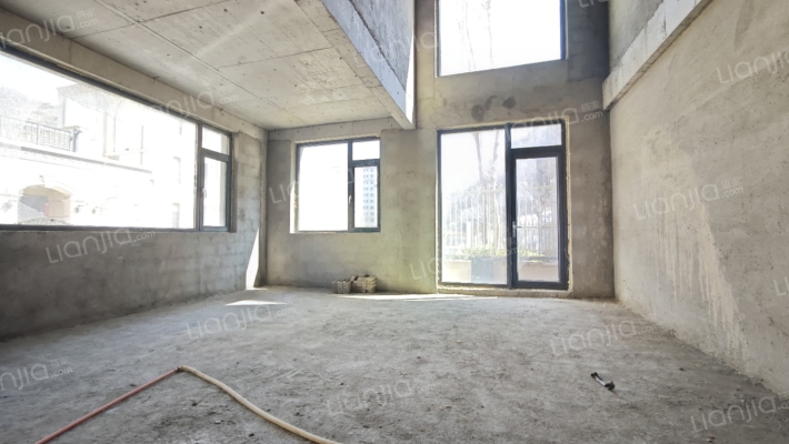 中体玲珑墅二手房实景图