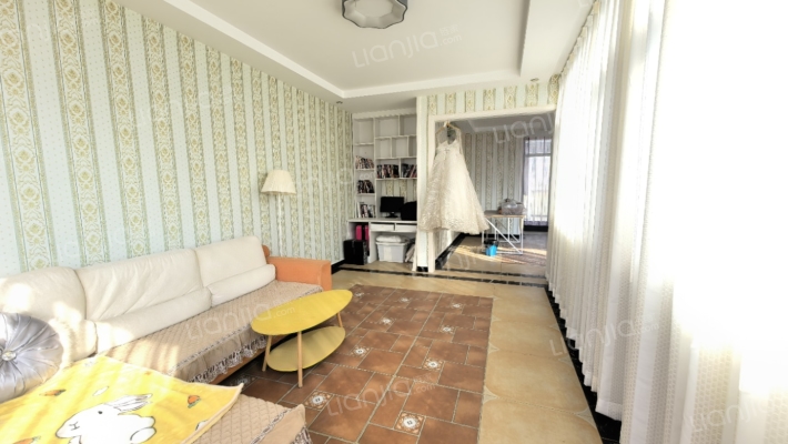 南北通透的联排别墅，品质社区，绿化好，没有遮挡.-卧室A