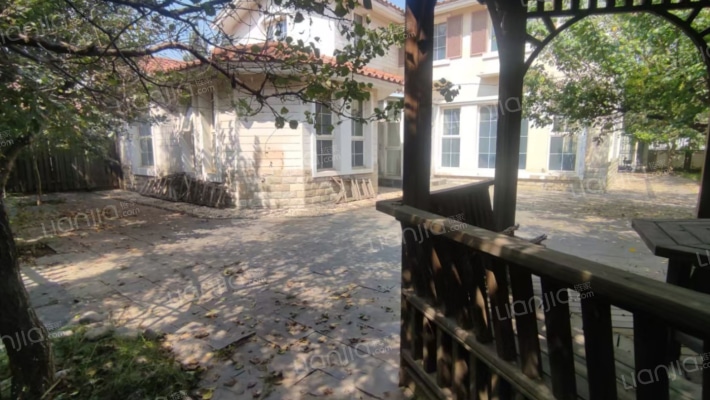 必看房，独栋琉璃湖别墅，产权清晰，无抵押-花园