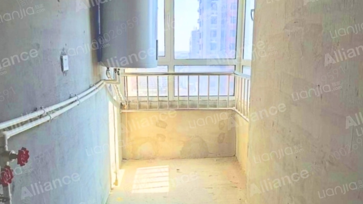 涿州中医院北侧  华泰郡景南向大两居  毛坯房-阳台
