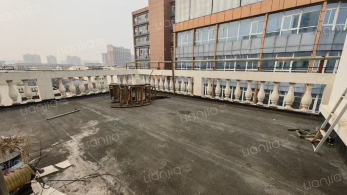 范阳路沿线  集中供暖 跃层 有大露台 视野好-露台