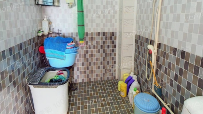 户型好 采光好 房本满五唯一 交通好-卫生间