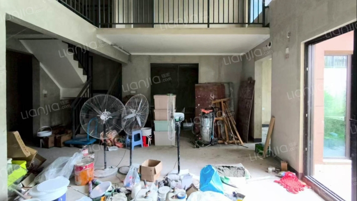 越秀悦映湖山悦墅二手房实景图