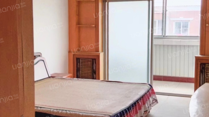 开发区 南北通透 房本满税费低房主诚心出售-卧室A