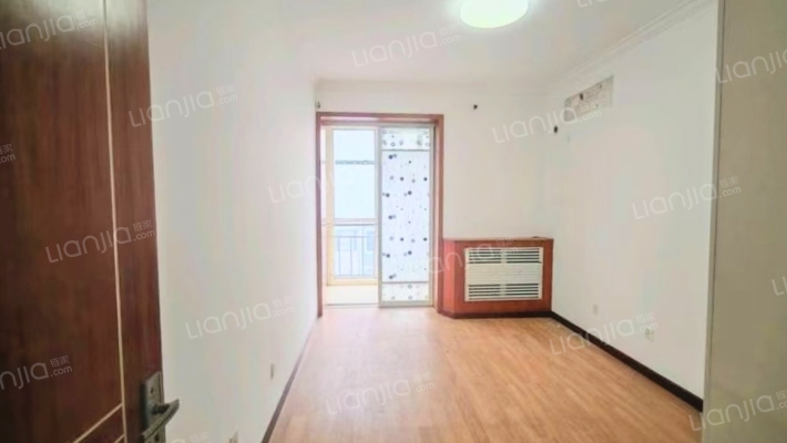 双塔板楼低楼层，房本满五，南北通透三居-卧室A