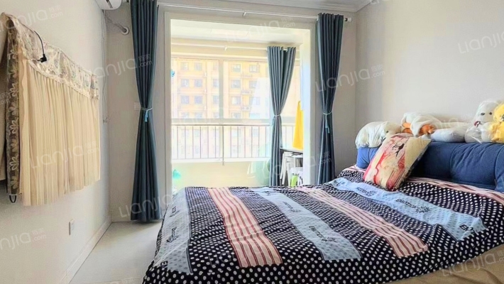 名流美域  南北三居  满二  精装修-卧室A