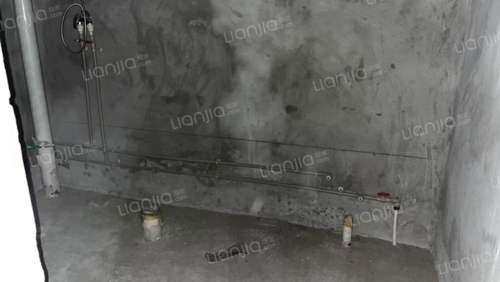 德信公园旁 毛坯房双卫三居 中间楼层 生活设施齐全-卫生间A