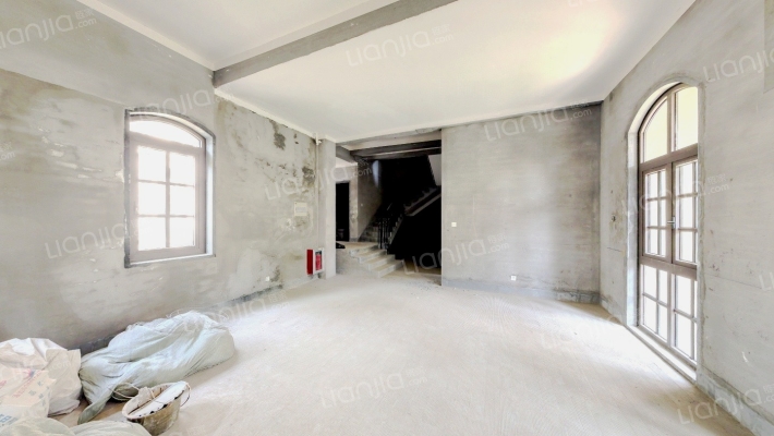 浪琴公馆二手房实景图