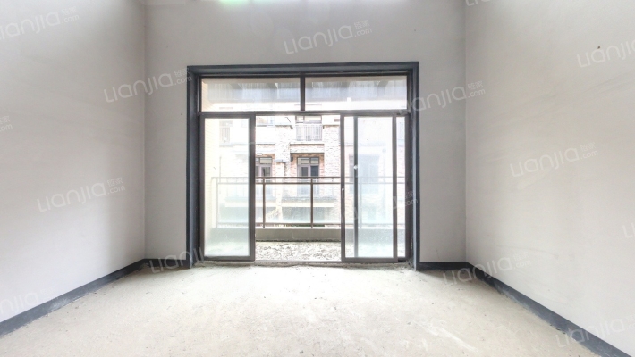 保利林语麓山别墅二手房实景图