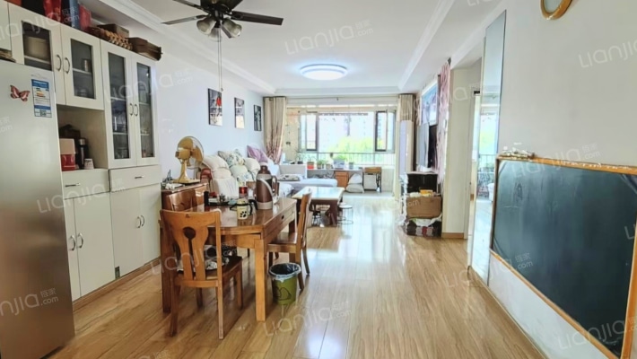 黄海龙苑二手房实景图